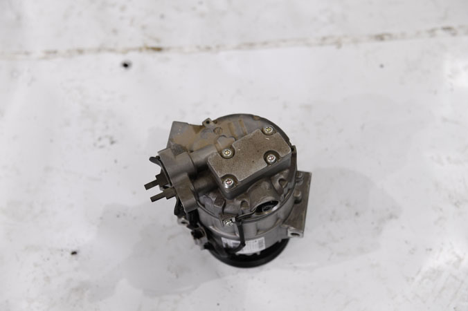 LATİTUDE ÇIKMA YEDEK PARÇA LAGUNA3 KLİMA KOMPRESÖRÜ